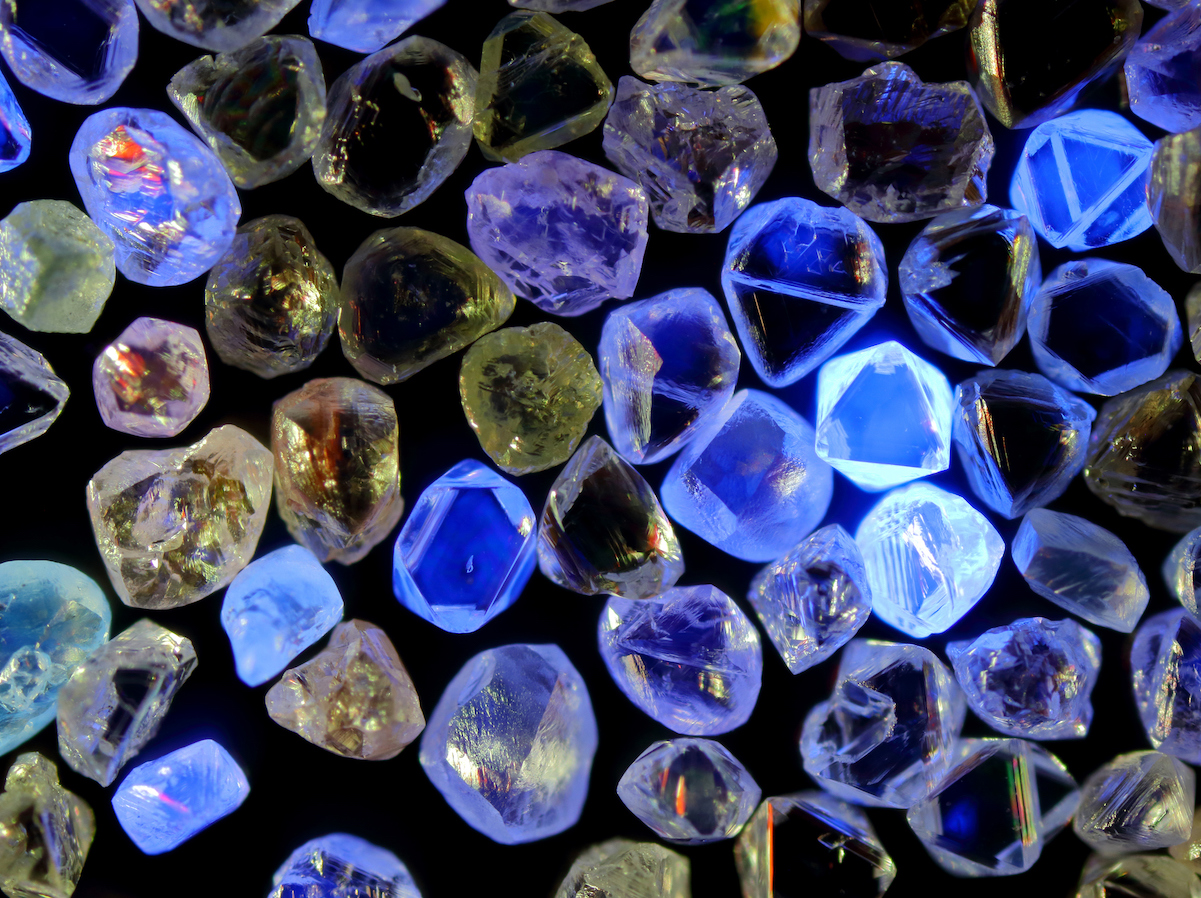 What You Need to Know About Diamond Fluorescence - Brilliant Earth