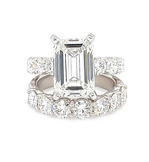 9 3/4 ct. tw. Emerald Side Stone Bridal Set 14K White Ring