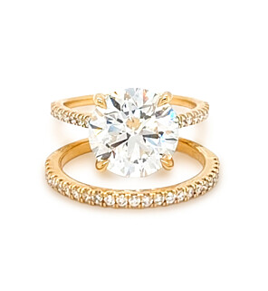 5 3/5 ct. tw Round Side Stone Bridal Set 14K Yellow Ring